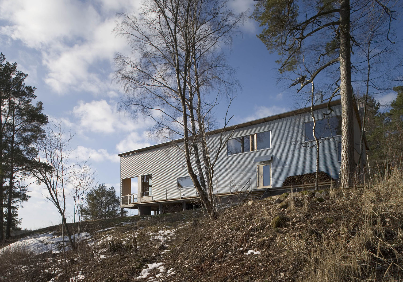 Julkisivu